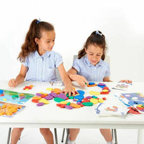 Conjunto de pedras arco-íris para aula