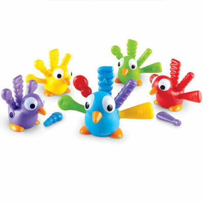 Conjunto de amigos de habilidades motoras de pavão