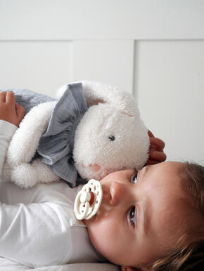 Peluche Coelho - Soft Bunny 34cm